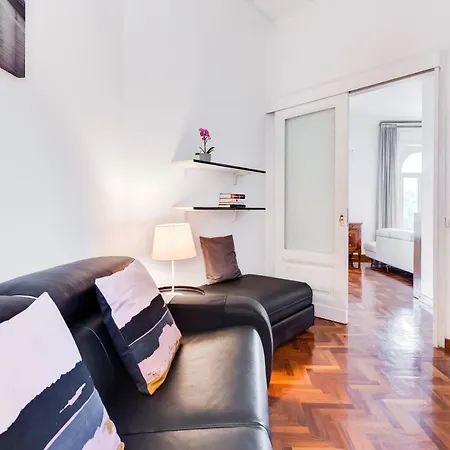 Large And Bright Amazing View Basilica San Giovanni In Laterano Appartement *