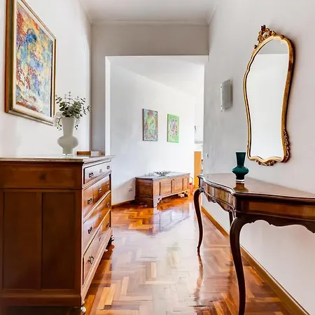 Large And Bright Amazing View Basilica San Giovanni In Laterano Appartement *