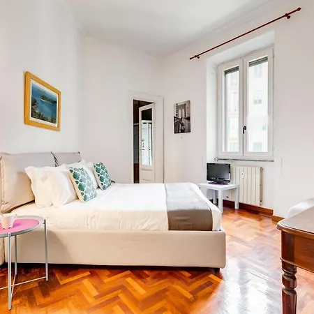 Large And Bright Amazing View Basilica San Giovanni In Laterano Apartment Rome
