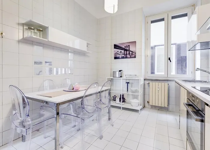 Large And Bright Amazing View Basilica San Giovanni In Laterano * Roma